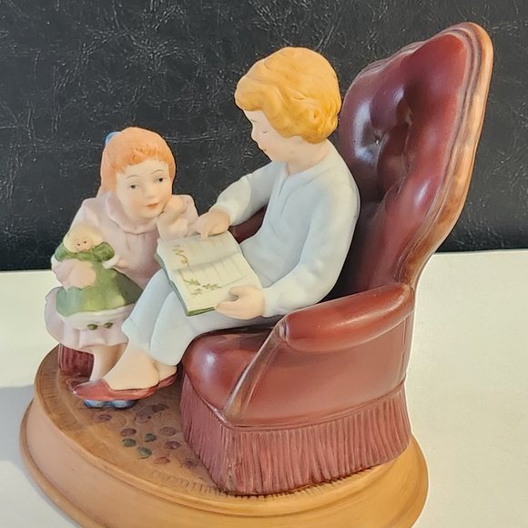 1983 Avon Enjoying The Night Before Christmas Figurine - Picture 6 of 8